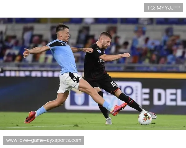 国际米兰肋部直塞形成高速推进 国际米兰肋部直塞形成高速推进